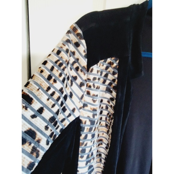 Chico's Travelers 2 Stretch Long Slv‎ Open Cardigan Jacket Top L Blk Anim Prnt - Picture 5 of 9